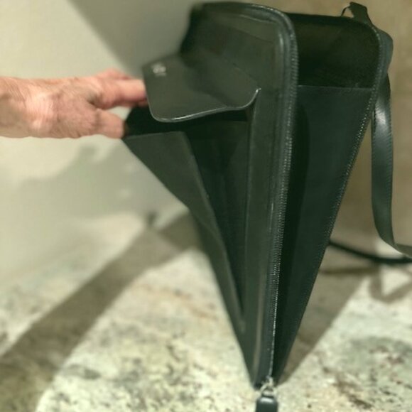 St John Slim Portfolio Case - Black - Picture 7 of 7